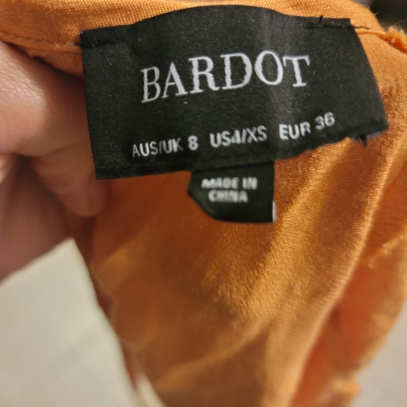 Bardot Satin Croptop - Picture 3 of 3